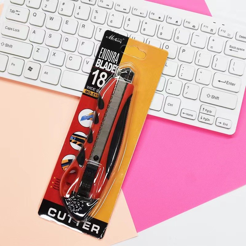 Heavy-Duty Utility Knife, 18mm view 2